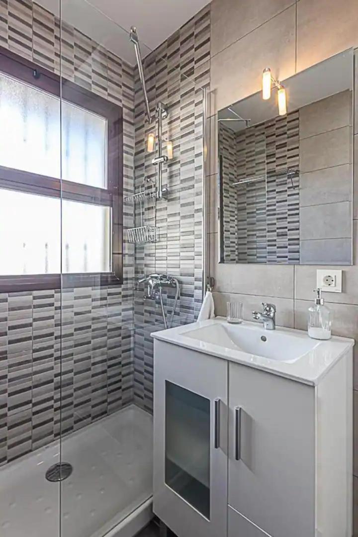 Encantador Apartamento En Primera Linea De Playa بينالماذينا المظهر الخارجي الصورة