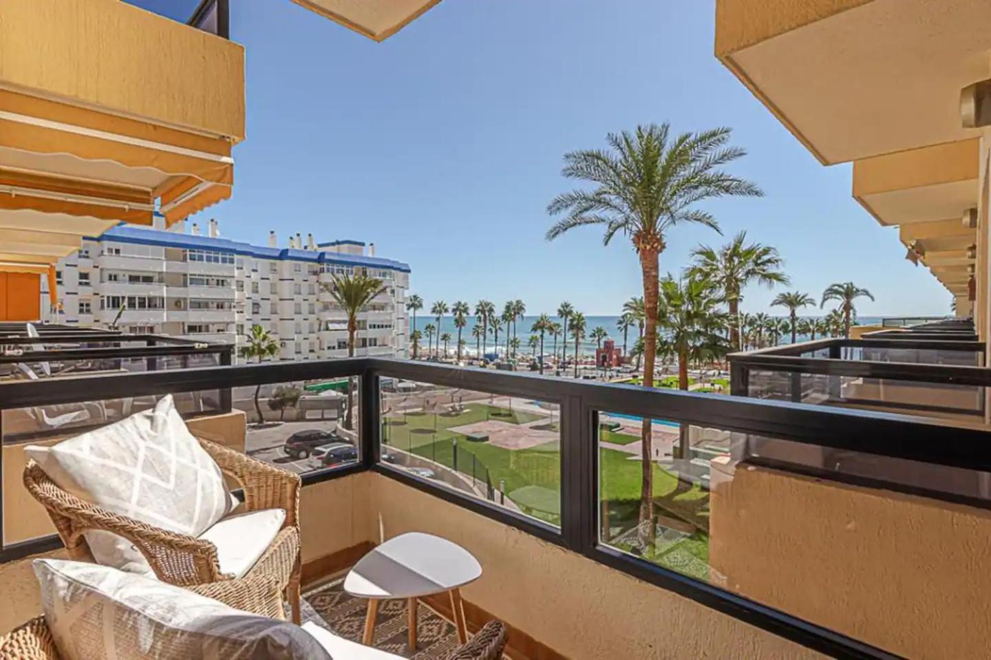 Encantador Apartamento En Primera Linea De Playa بينالماذينا المظهر الخارجي الصورة