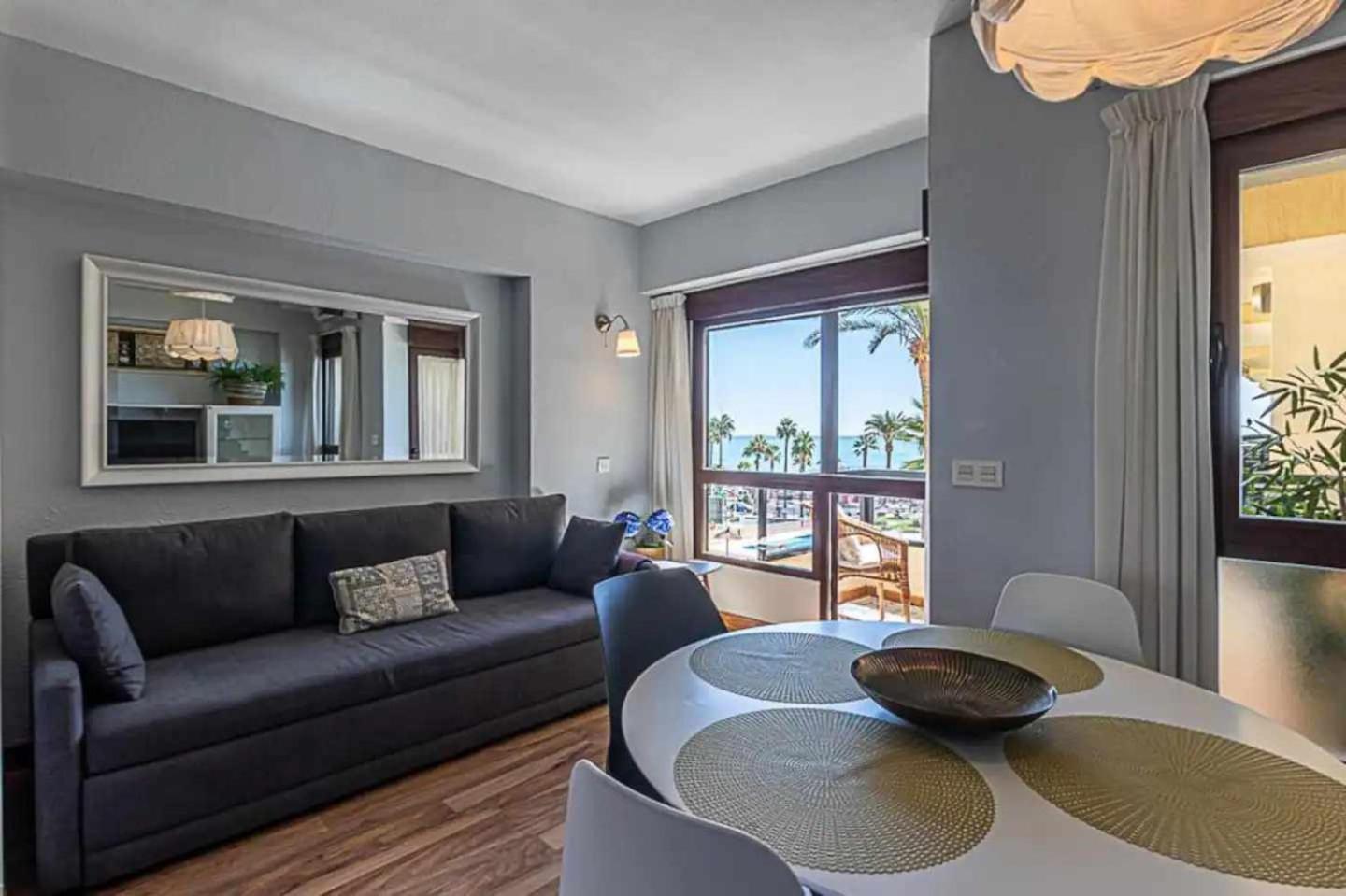 Encantador Apartamento En Primera Linea De Playa بينالماذينا المظهر الخارجي الصورة